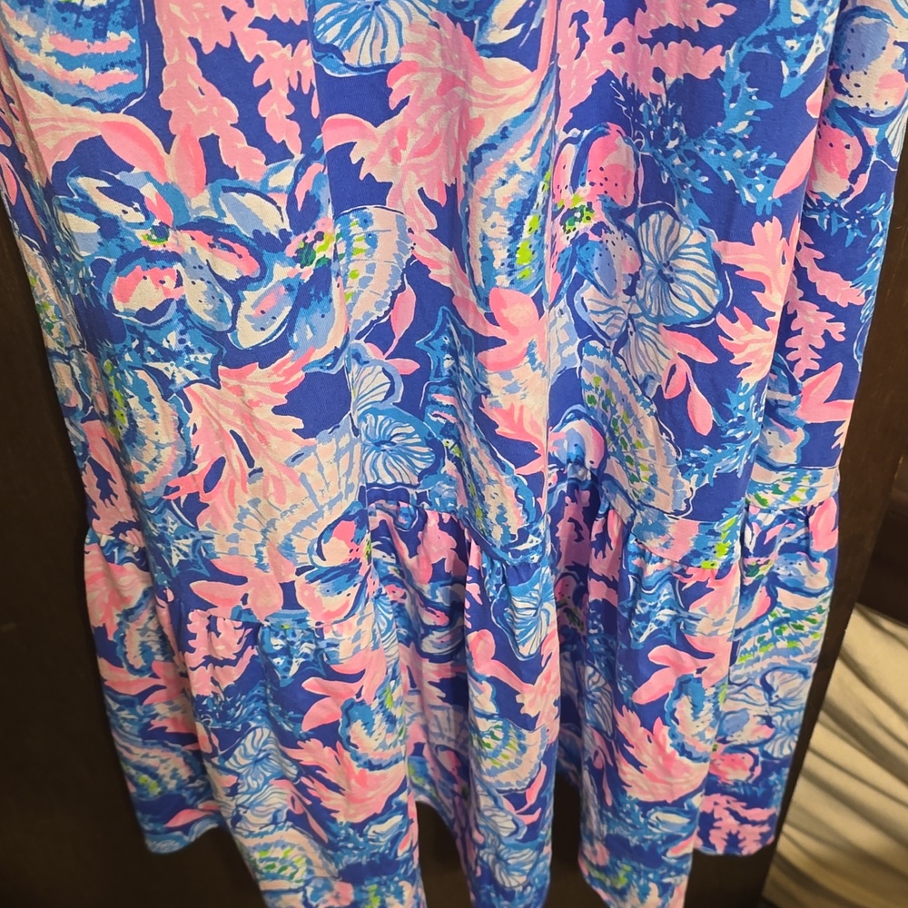 Lilly Pulitzer Pink and Blue Floral Top with Gold Logo Tag - Picture 6 of 8